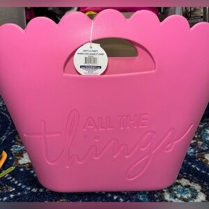 NWT Packed Party Pink Scalloped Tote